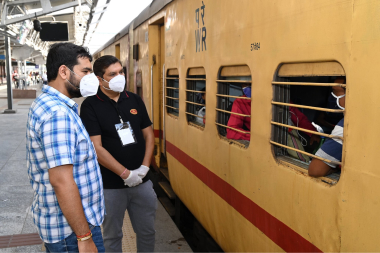 helping in pandemic - rakesh rajdev (રાકેશ રાજદેવ) rajkot